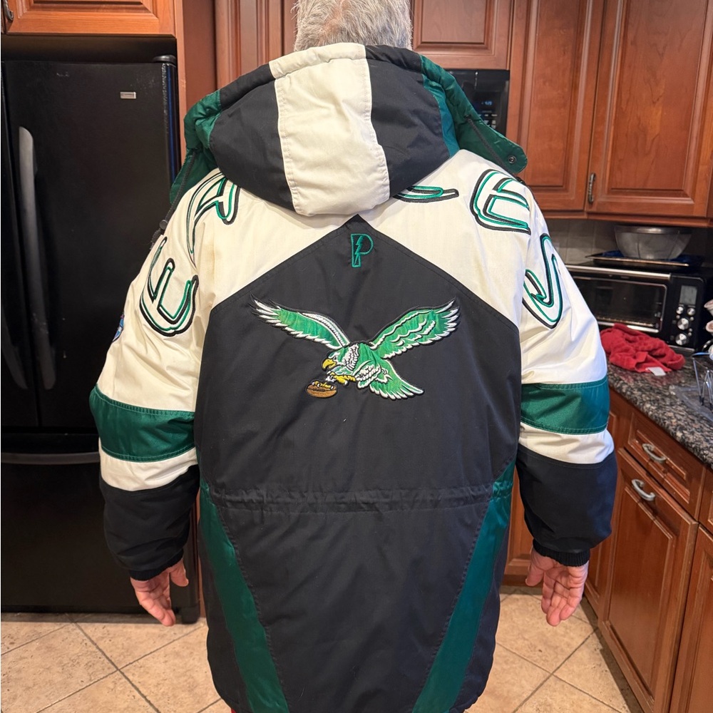 Pro Player Men's Puffer Jacket - Black, Green, and White